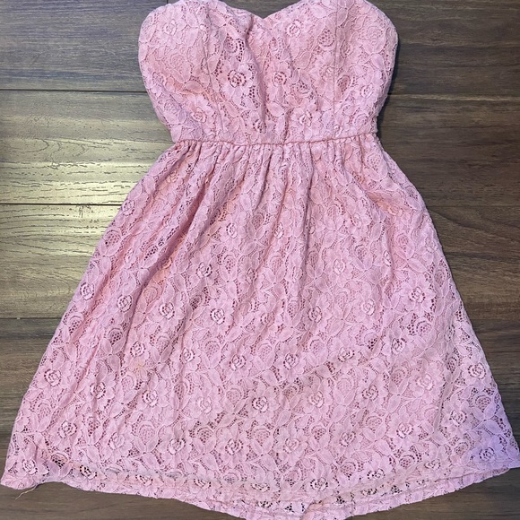 Light Pink Lace Dress - Picture 1 of 2